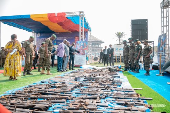 Le Secrétaire Permanent de la CNC-ALPC participe à la cérémonie officielle de remise des armes et munitions récupérées dans le cadre de la lutte contre le phénomène Mobondo